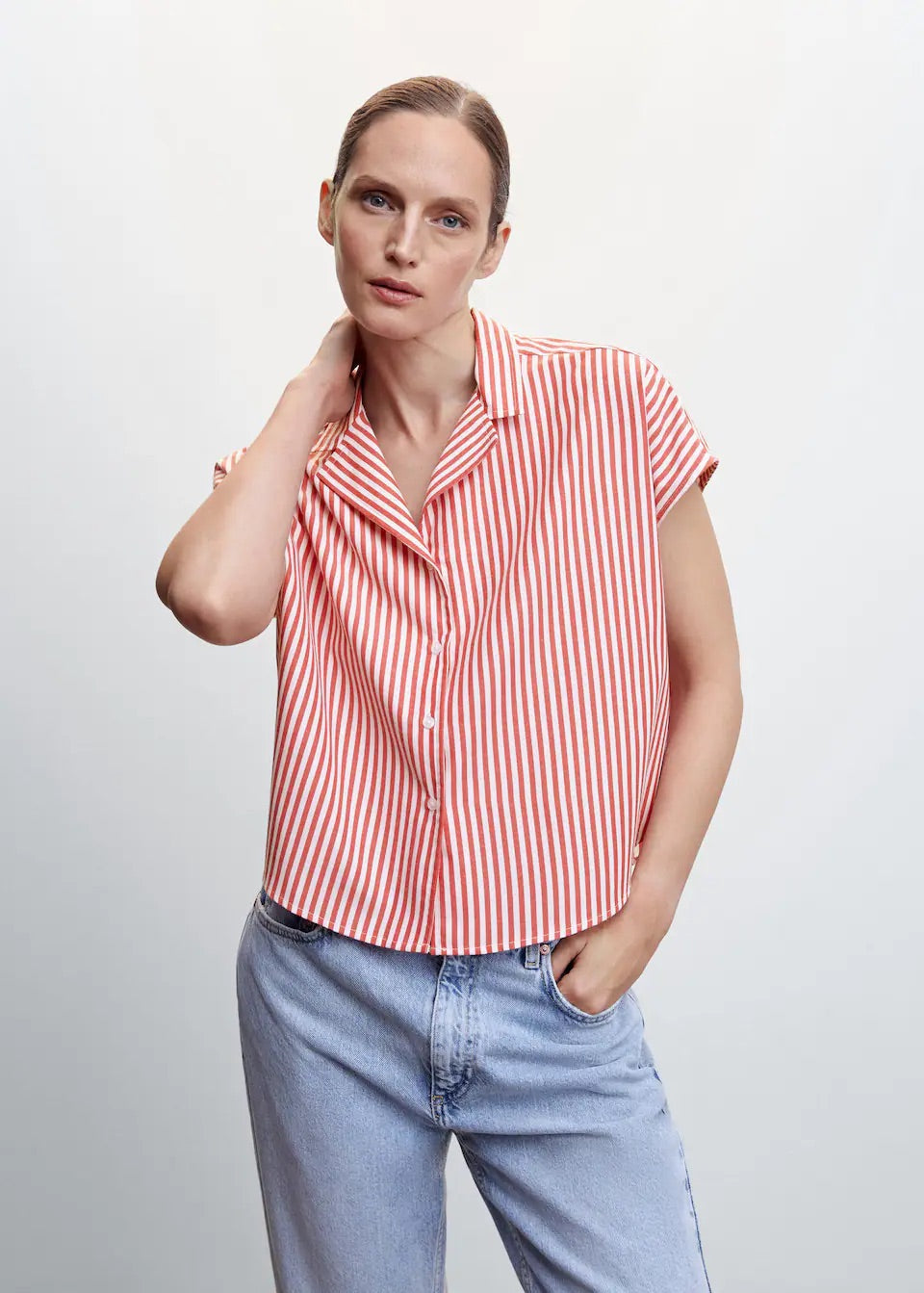 Short sleeve striped shirt