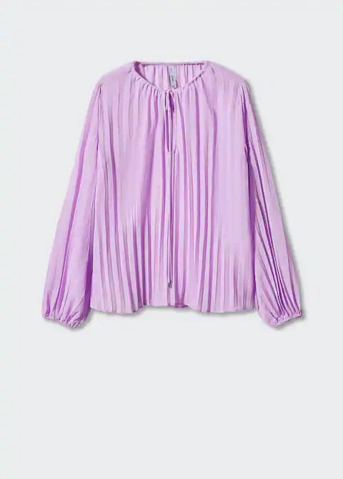 Pleated blouse with puffed sleeves