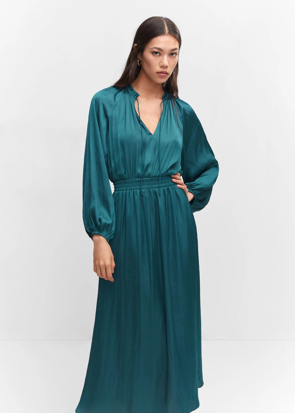 Puffed sleeves satin dress