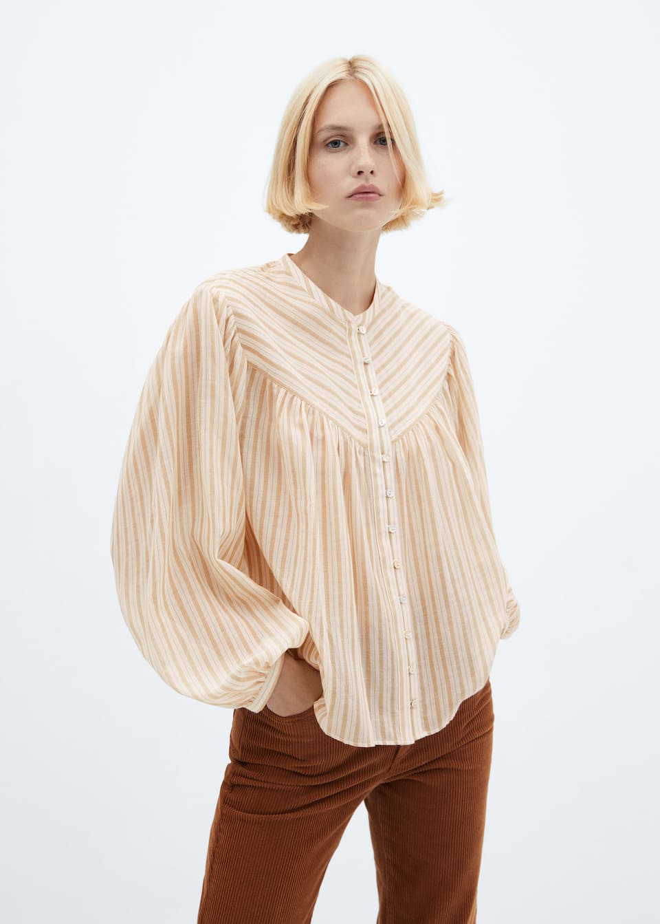 Blouse with puffed sleeves and buttons - Laurel Morgan