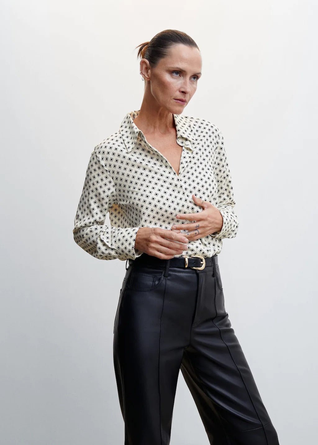 Buttoned flowy shirt - Laurel Morgan