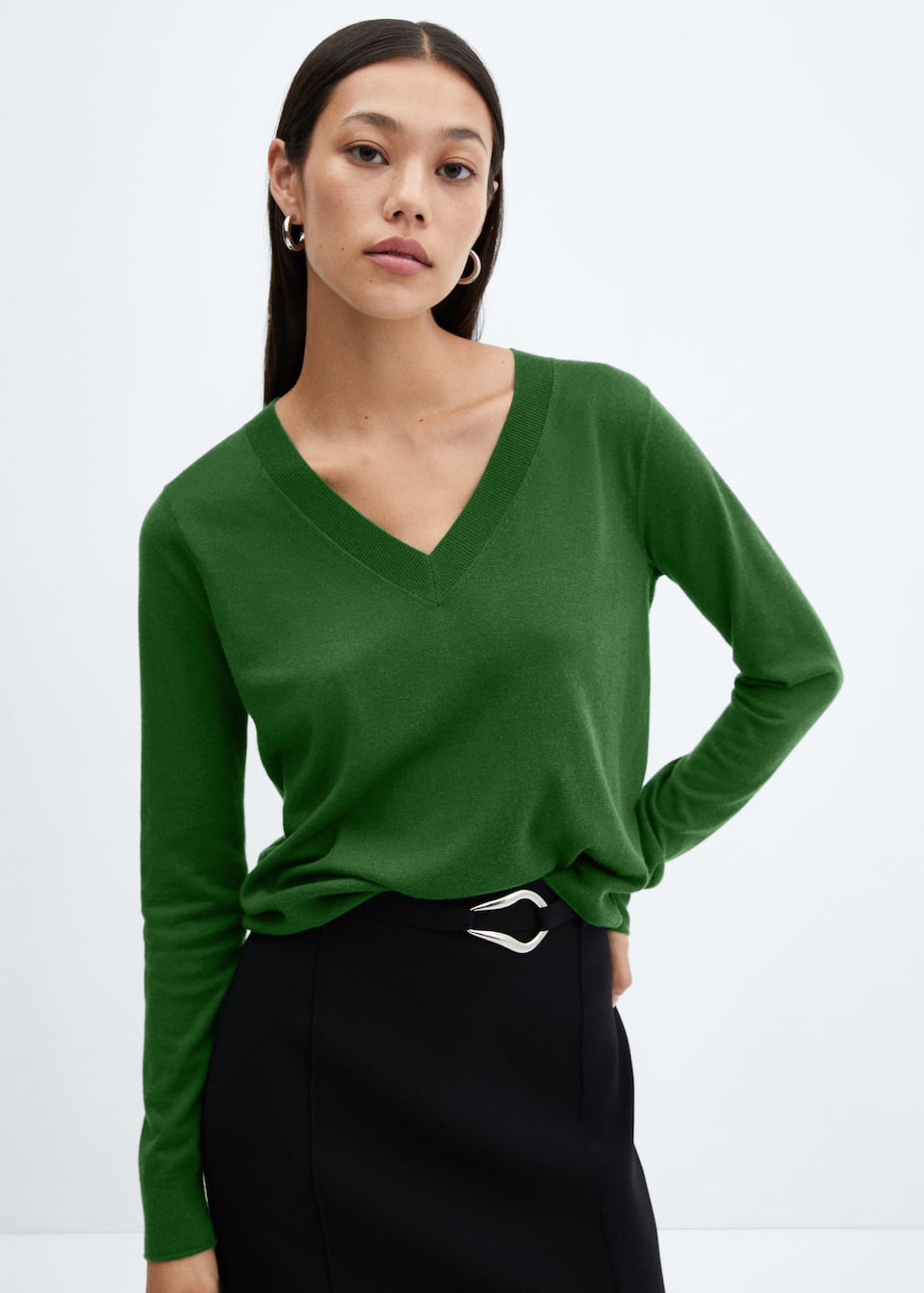 Fine-knit V-neck sweater - Laurel Morgan