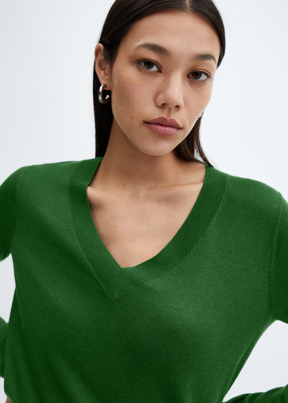 Fine-knit V-neck sweater - Laurel Morgan