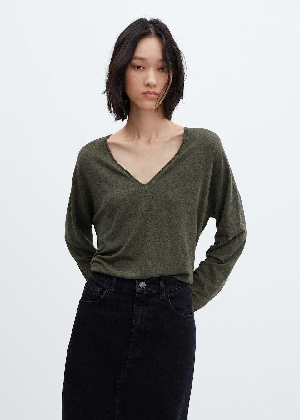 Long-sleeved V-neck T-shirt - Laurel Morgan