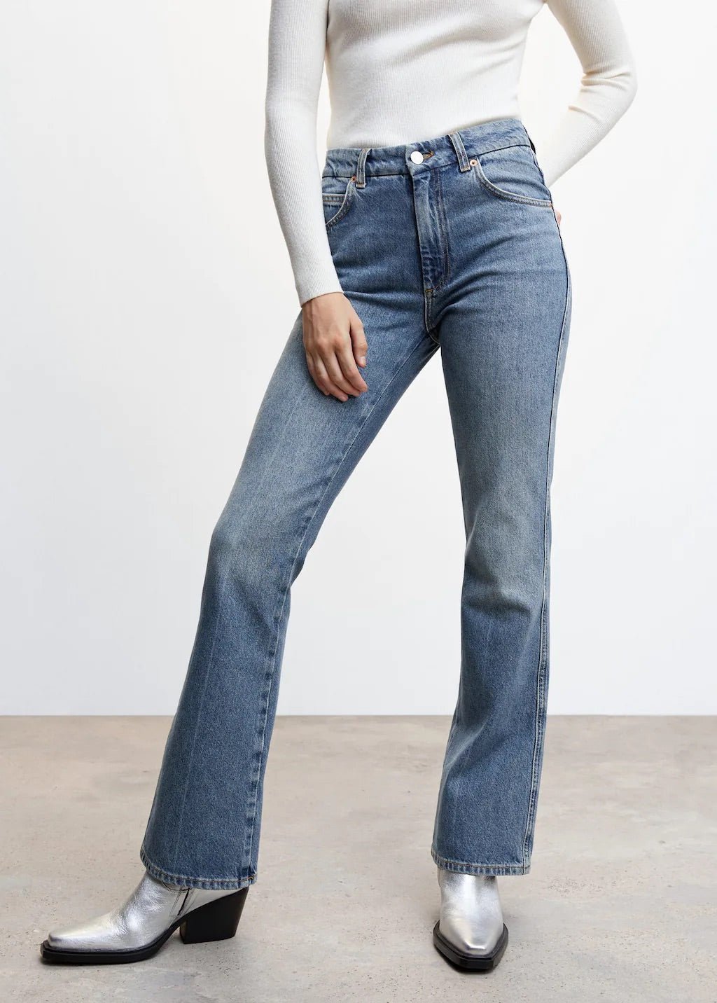 Medium-rise flared jeans - Laurel Morgan