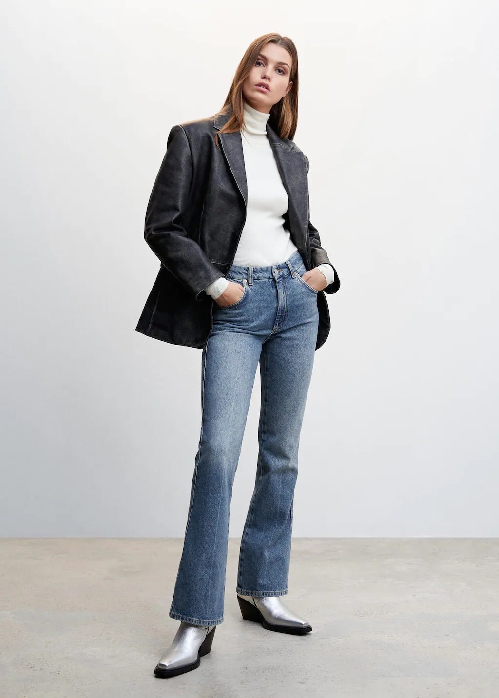 Medium-rise flared jeans - Laurel Morgan