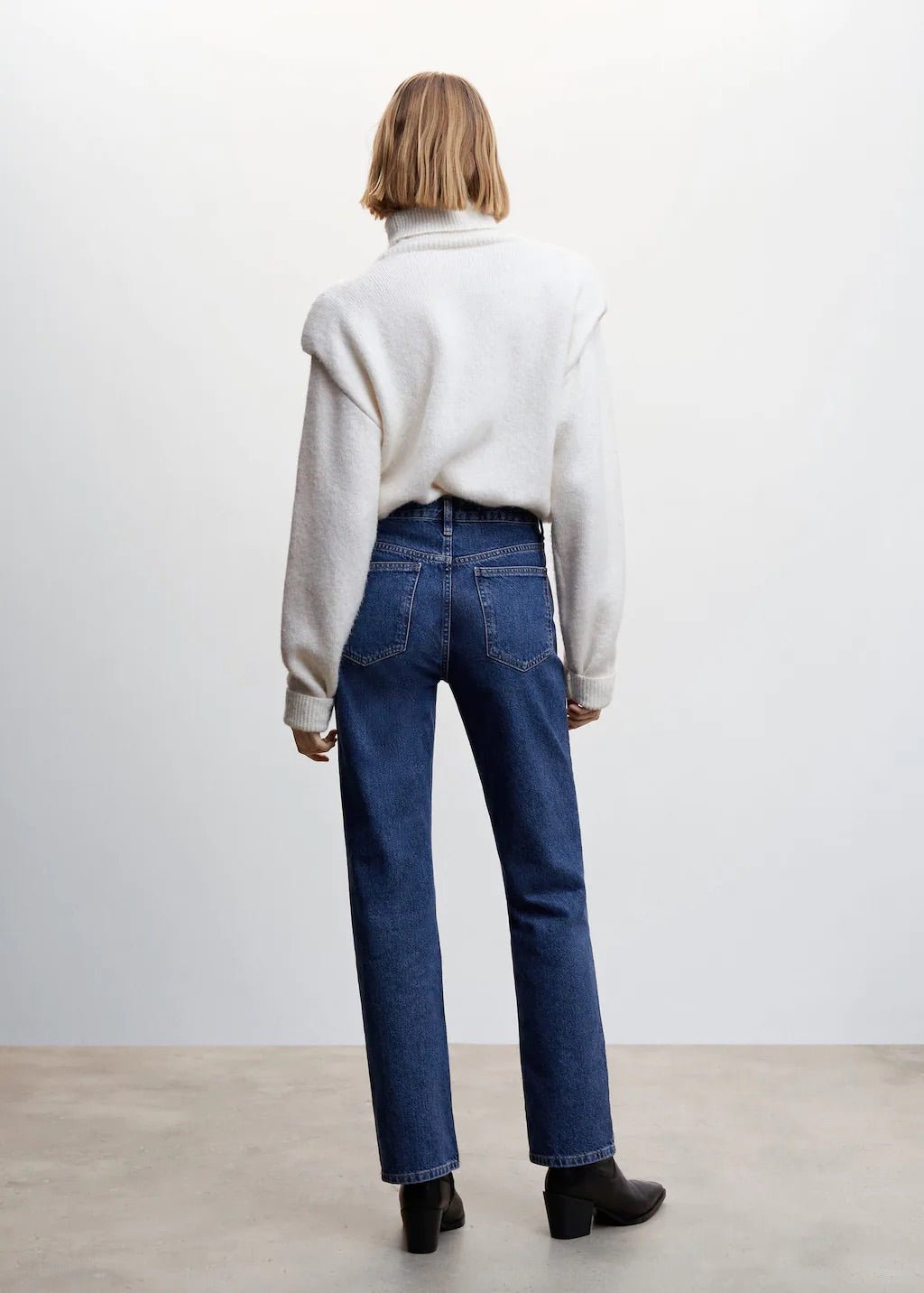 Mid-rise straight jeans