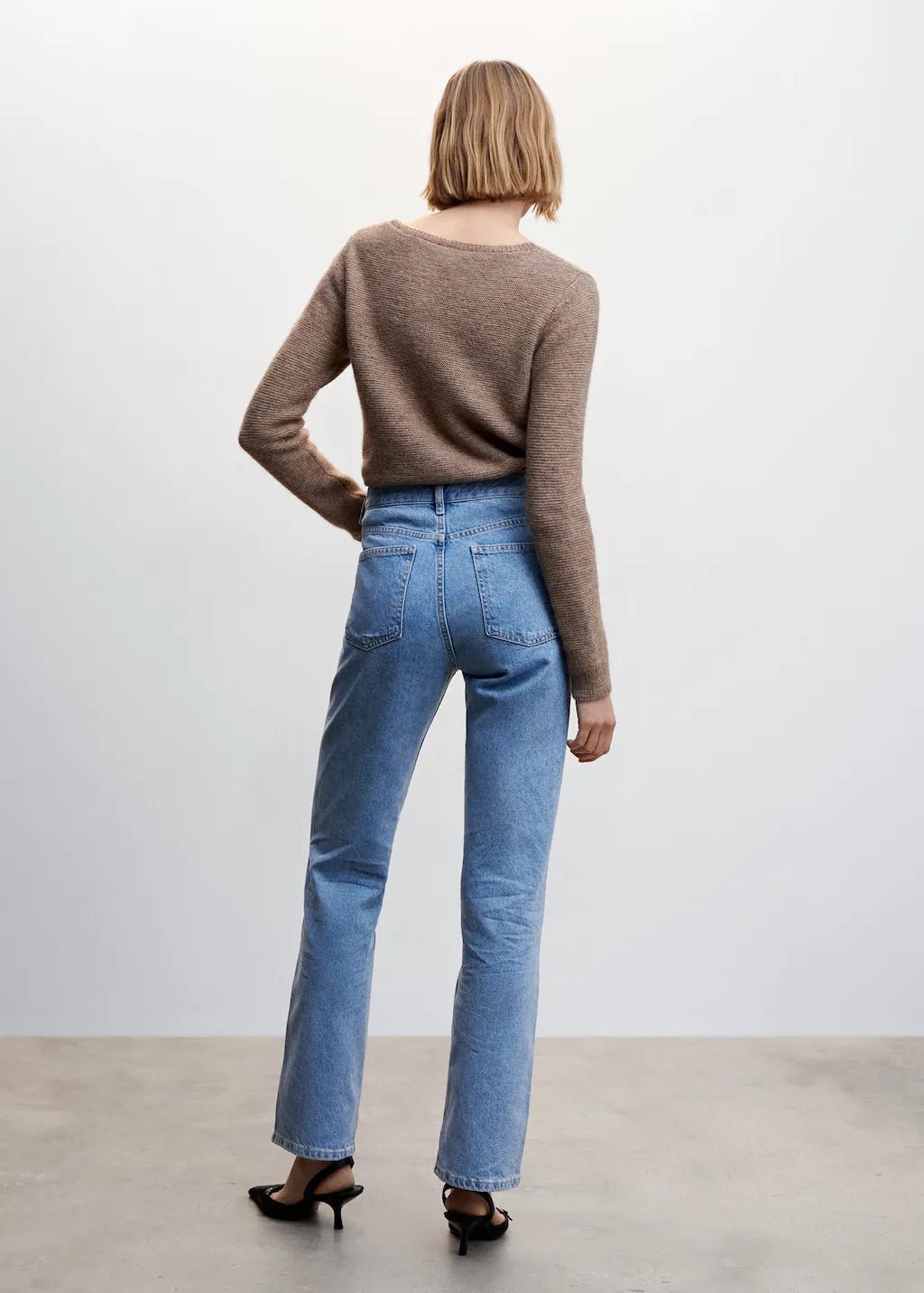 Mid-rise straight jeans