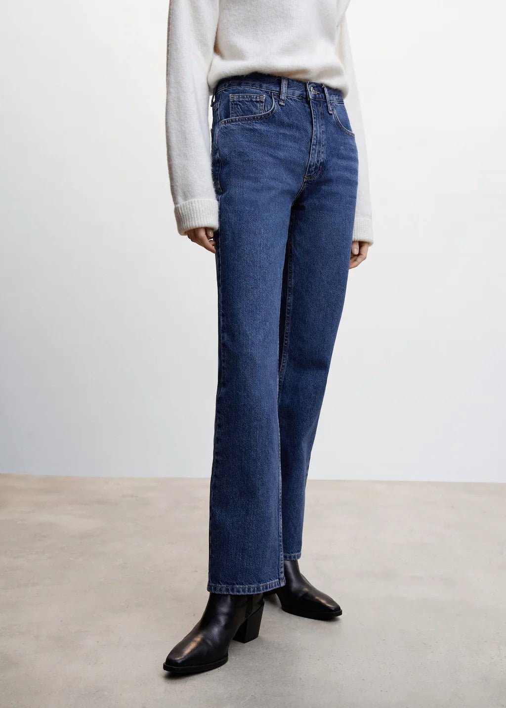 Mid-rise straight jeans