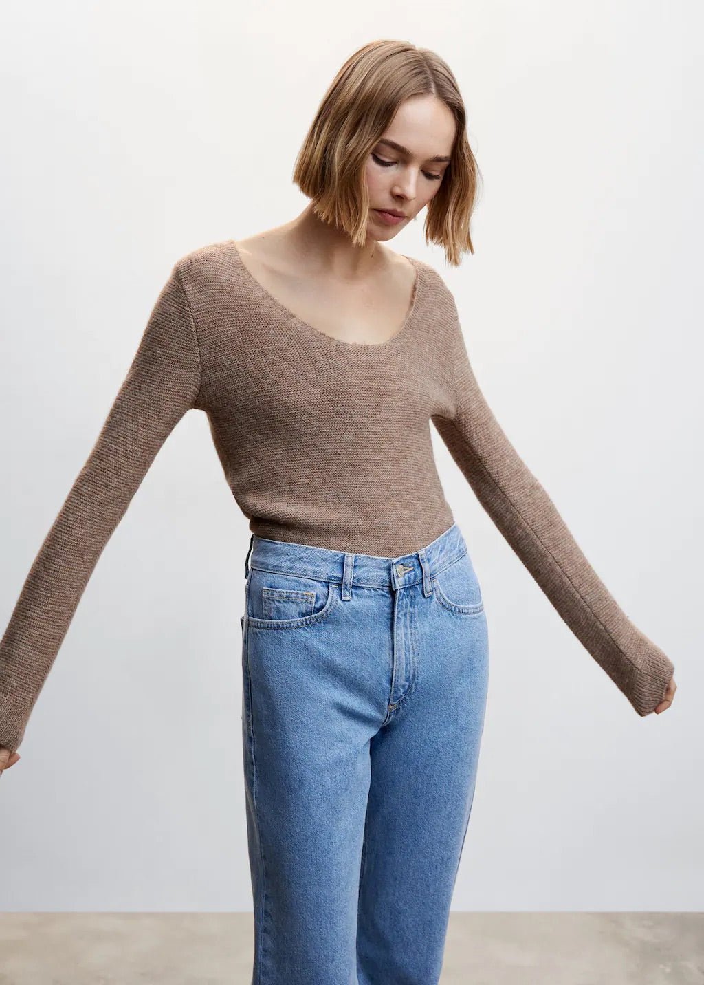 Mid-rise straight jeans