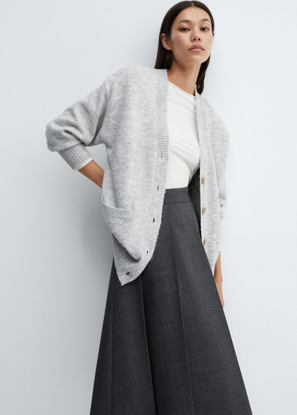 Oversized cardigan with buttons - Laurel Morgan