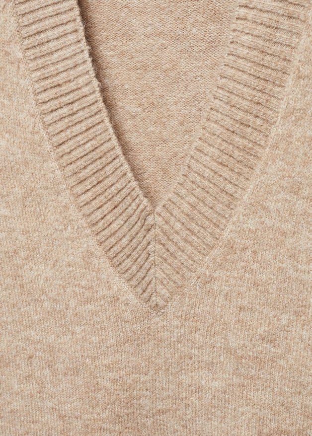 Oversized V-neck sweater - Laurel Morgan