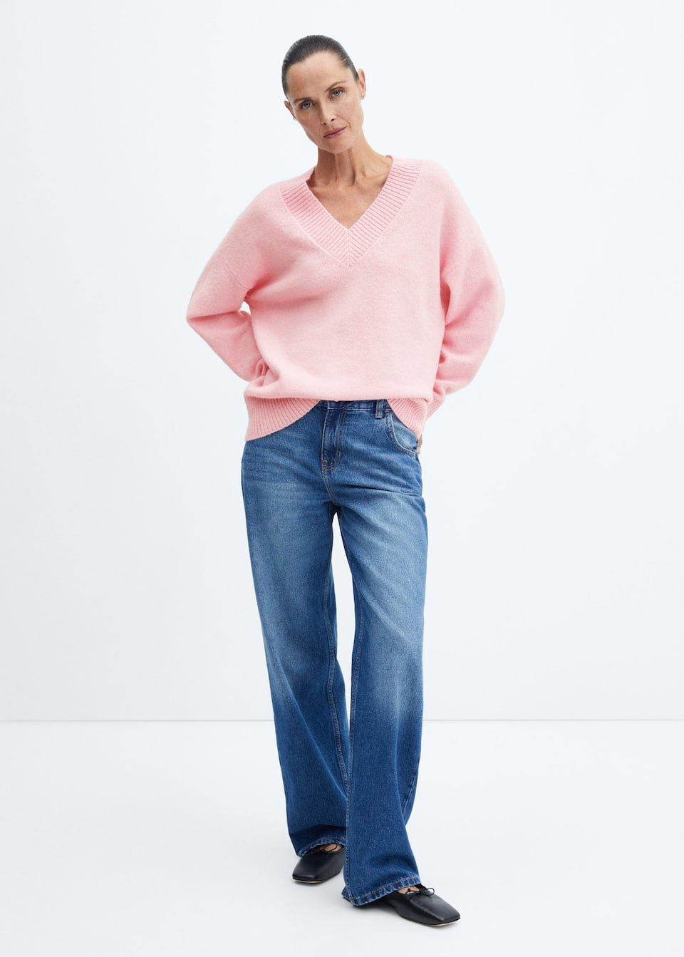 Oversized V-neck sweater - Laurel Morgan