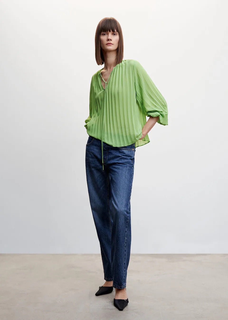 Pleated blouse with puffed sleeves - Laurel Morgan