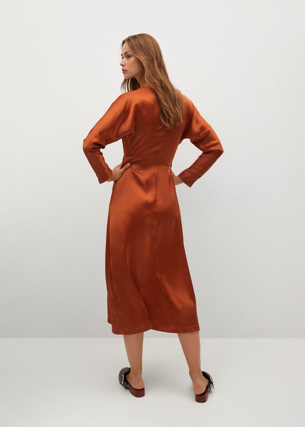 Pleated satin dress - Laurel Morgan