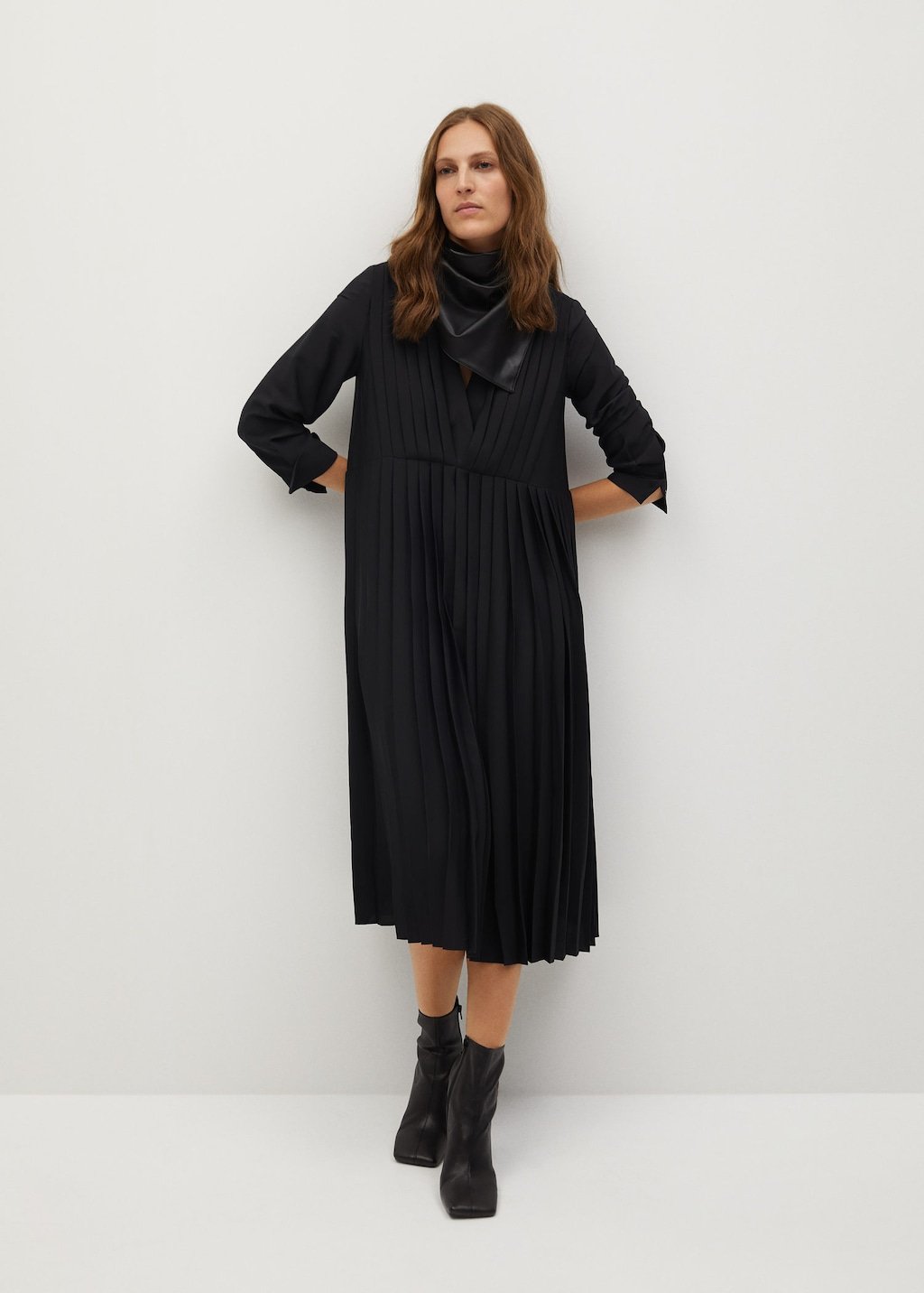 Recycled polyester pleated dress - Laurel Morgan