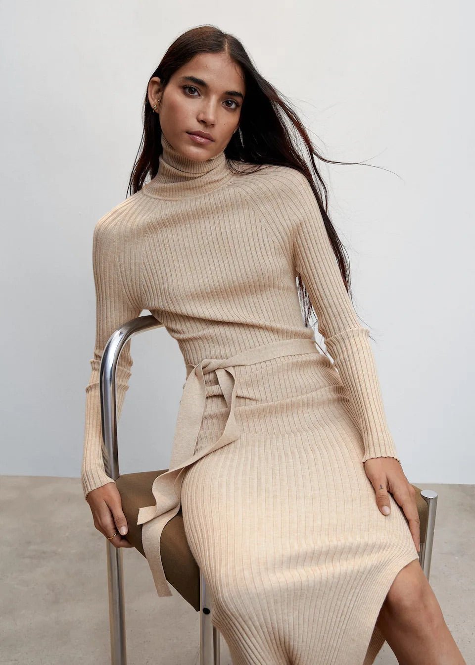 Ribbed dress with knot detail - Laurel Morgan