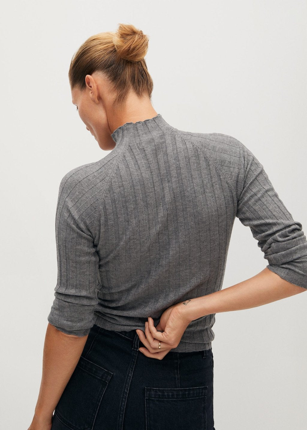 Ribbed fine-knit sweater - Laurel Morgan