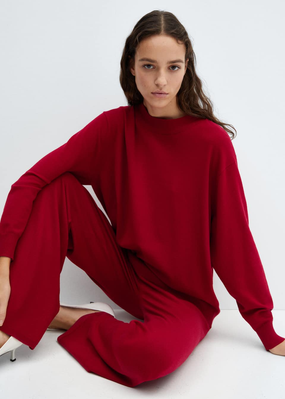 Round-neck knitted sweater - Laurel Morgan