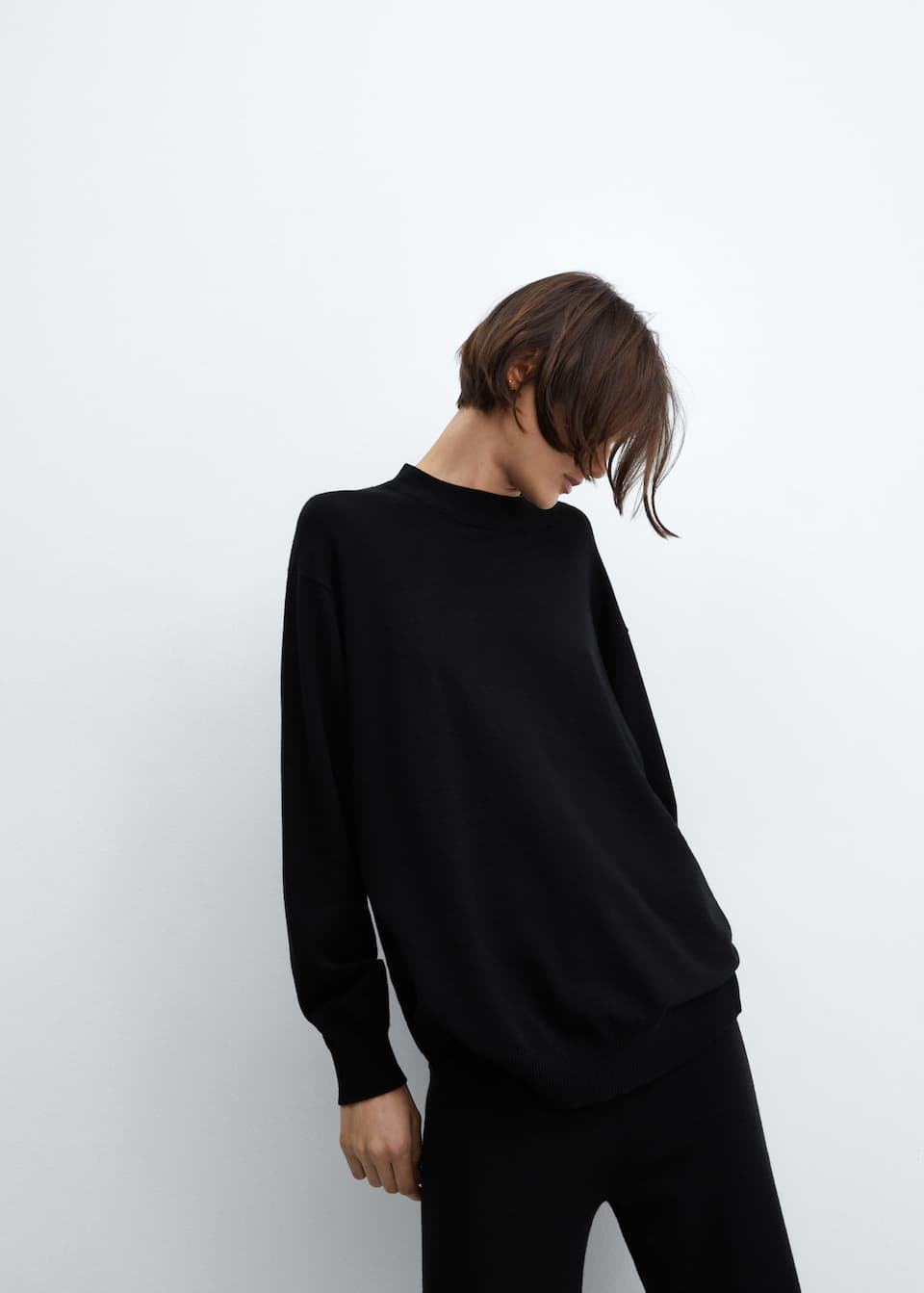 Round-neck knitted sweater - Laurel Morgan