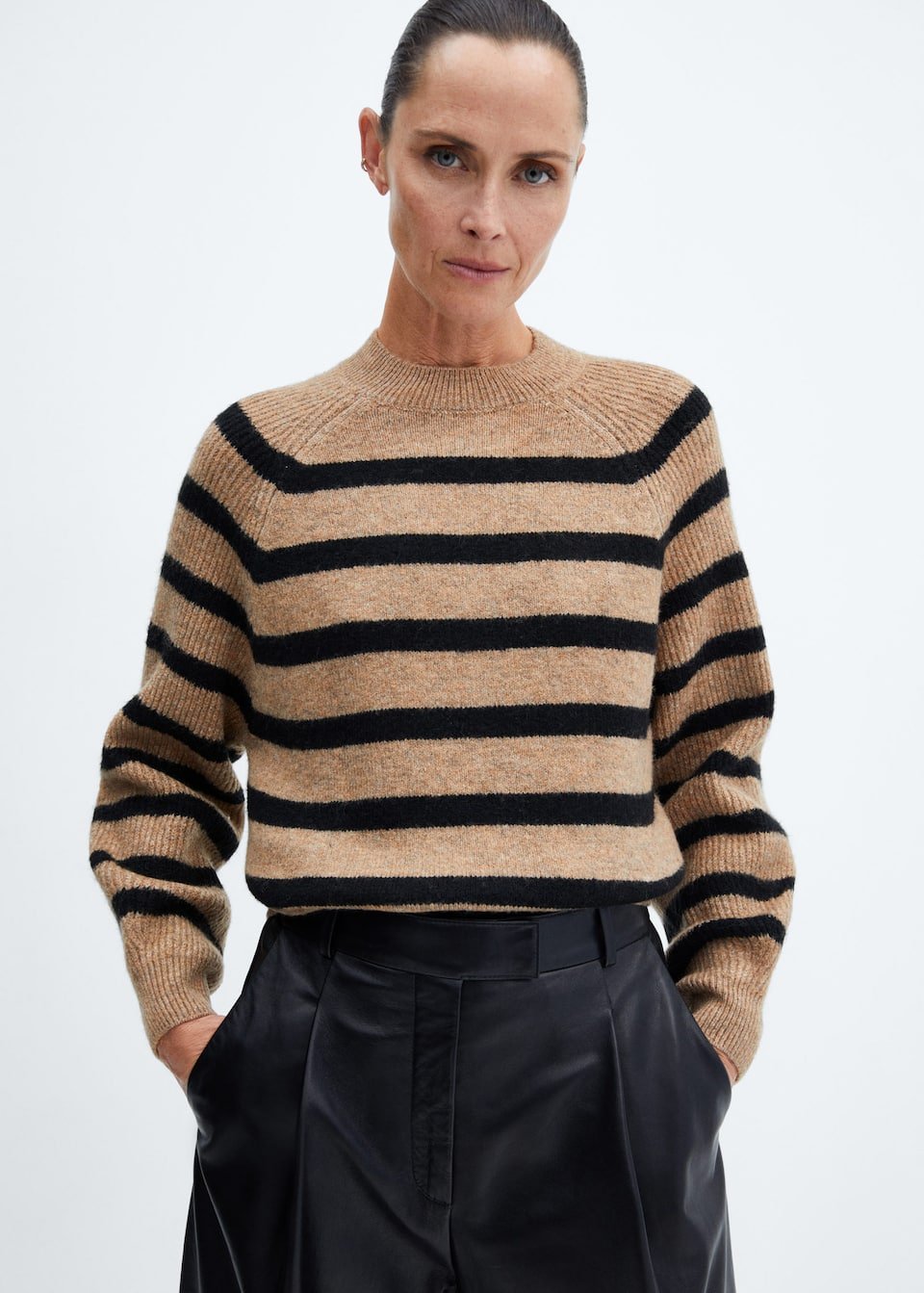 Round-neck striped sweater - Laurel Morgan