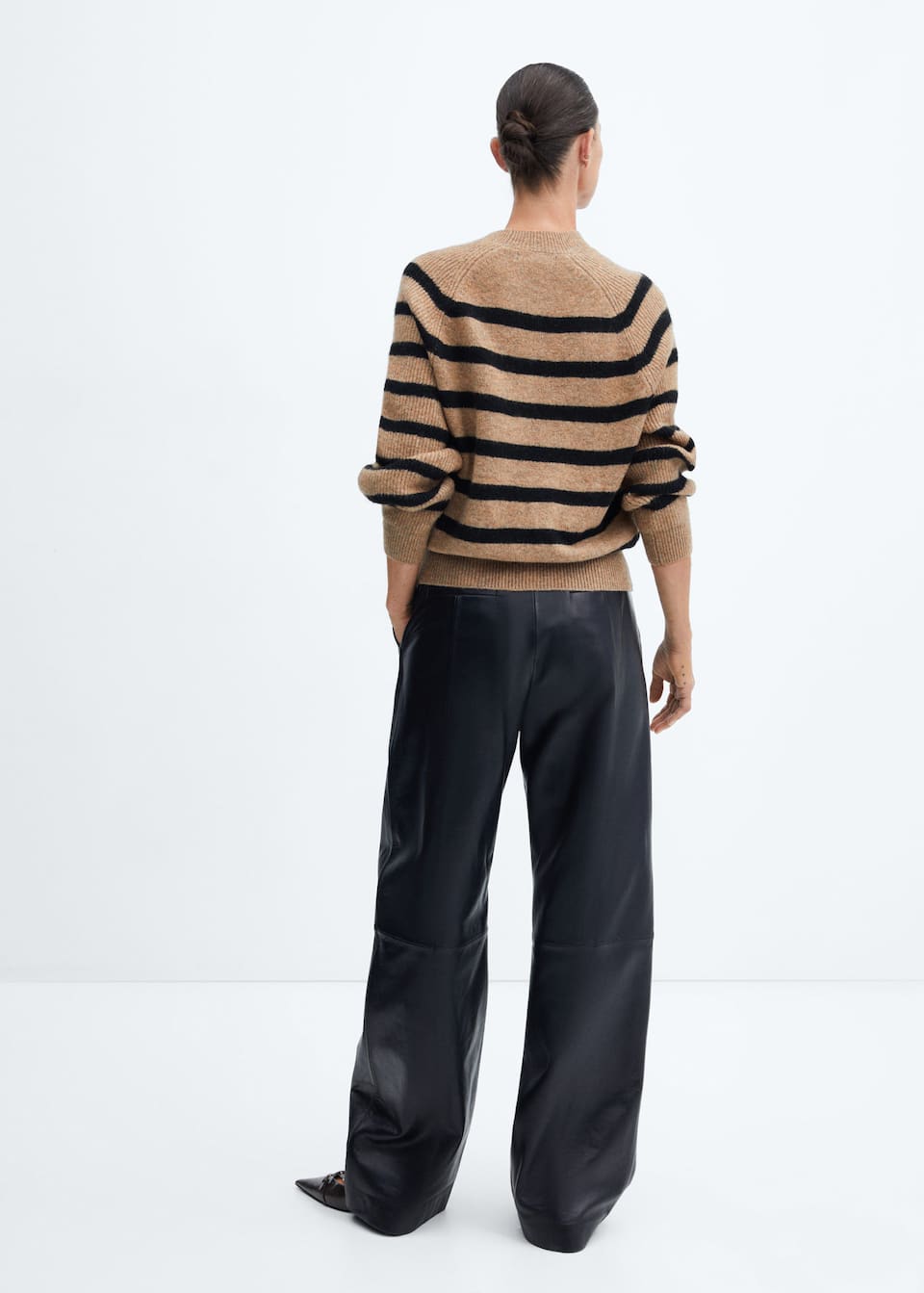 Round-neck striped sweater - Laurel Morgan