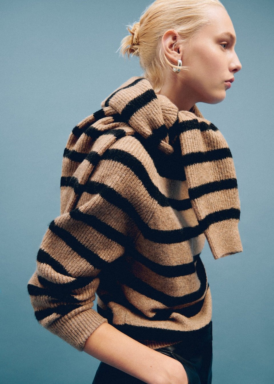 Round-neck striped sweater - Laurel Morgan