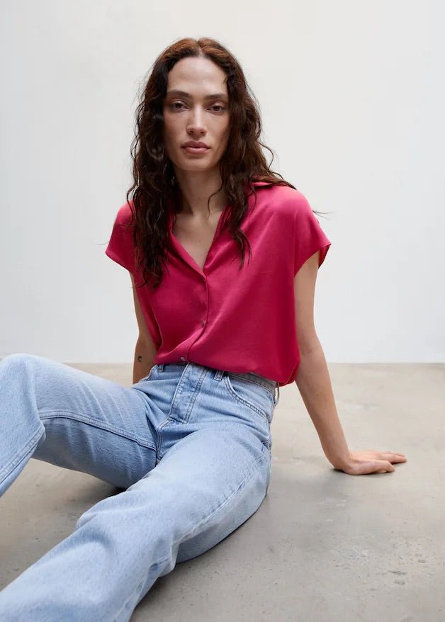 Short-sleeved satin shirt - Laurel Morgan