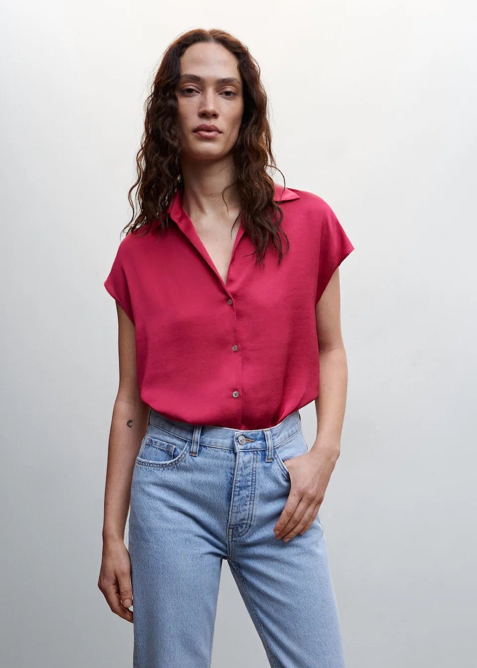 Short-sleeved satin shirt - Laurel Morgan