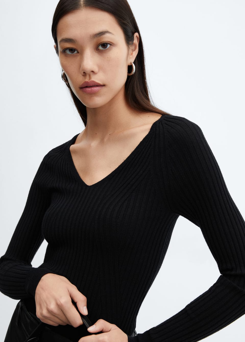 V-neck ribbed knit sweater - Laurel Morgan